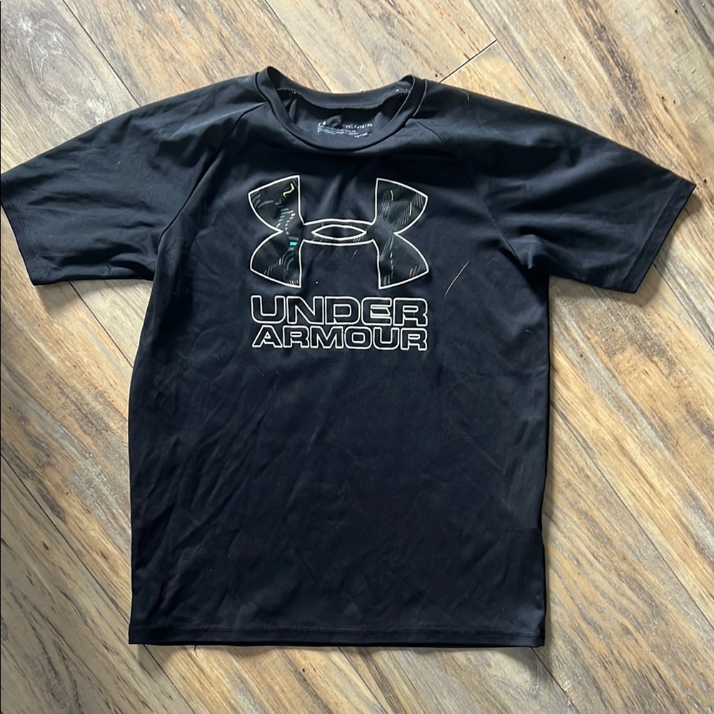 Under Armour Black Short Sleeve Athletic Tee